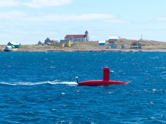 Le drone marin Fulmar à Saint-Pierre-et-Miquelon. 
