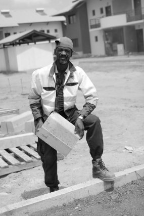 Spencer, Guyanien, 45 ans, enfermé au CRA pendant 3 jours. l l travaille sur un chantier de construction à Matoury. 