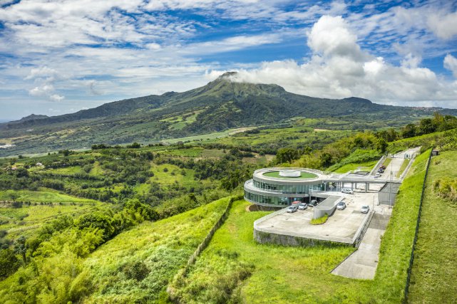 Le nouvel Observatoire volcanologique et sismologique de Martinique, sur les hauteurs de Fonds-Saint-Denis, inauguré le 17 mai 2022.