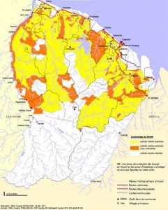 En jaune et orange, la part démesurée accordée aux orpailleurs légaux, soit 55 % d'un territoire composé de forêts primaires.